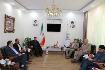 نشست جمعی از شهرداران با نماینده منتخب بیمه دانا در سازمان همیاری