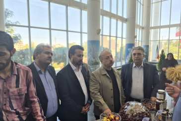 بازدید معاون وزیر کشور از ویترین توانمندی‌های روستایی خراسان جنوبی