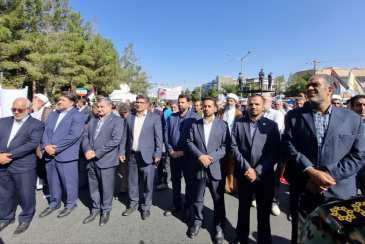 حضور مدیرعامل و پرسنل سازمان همیاری شهرداری ها در مراسم راهپیمایی 13 آبان