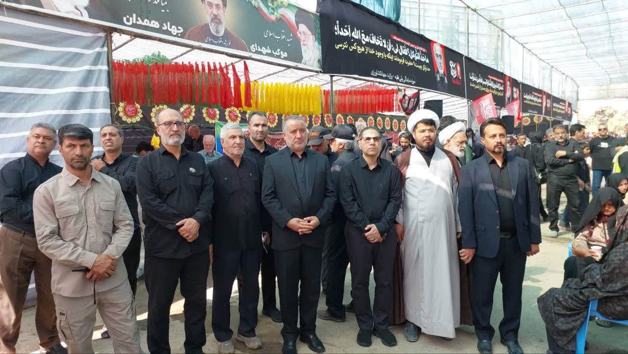 استاندار خراسان جنوبی با همراهی جمعی از مدیران از مواکب خدمت‌رسان به زائران رضوی بازدید کردند