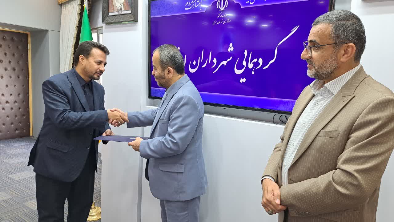 تقدیر استاندار خراسان جنوبی از مدیرعامل سازمان و شهرداران برگزیده در ستاد خدمات سفر 1403